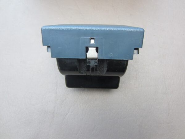 Posacenere posteriore Volkswagen Passat B3 - immagine 2