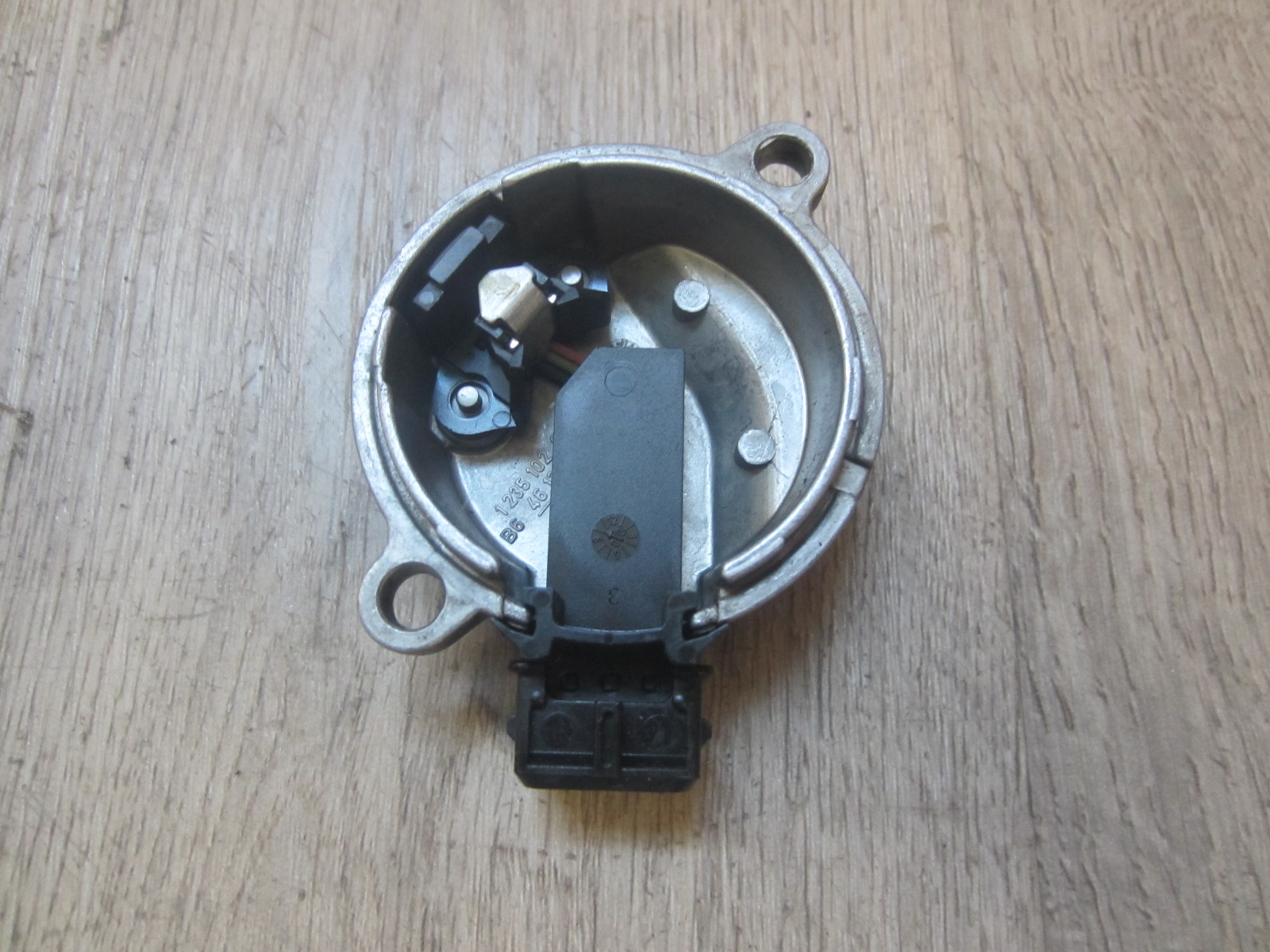 Sensore di posizione dell'albero a camme Audi 058905161B - immagine 2