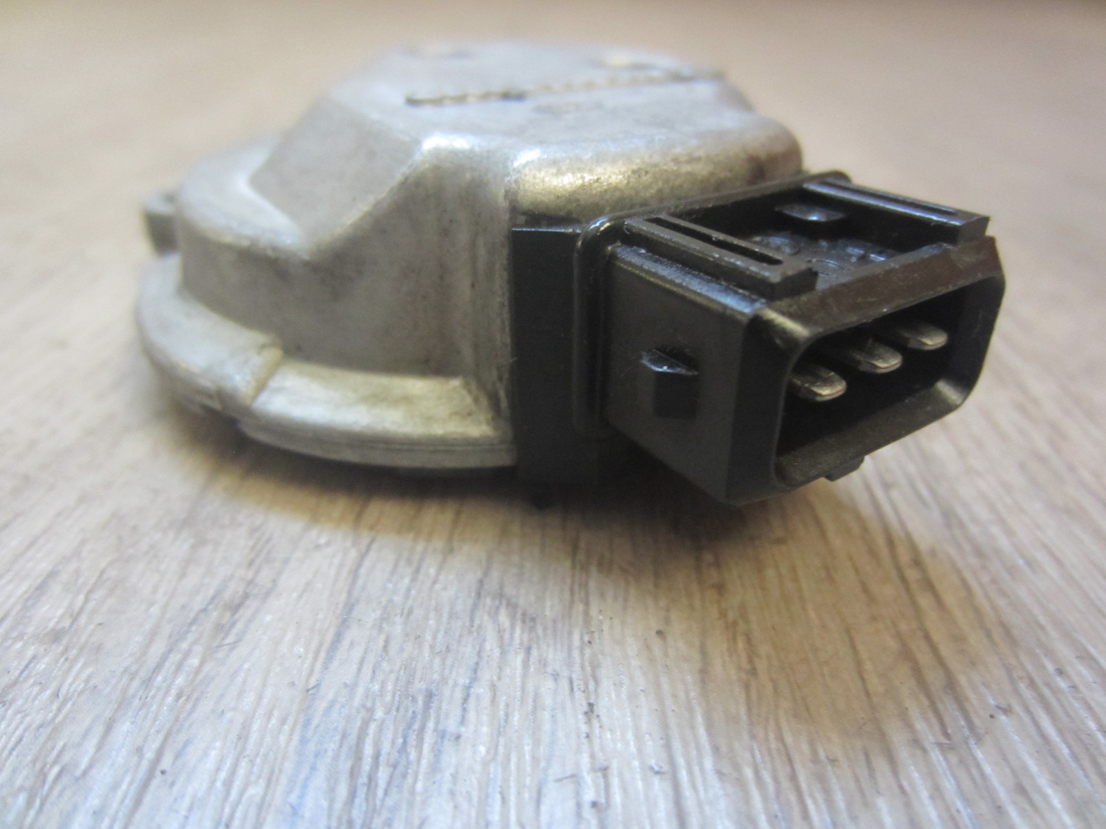 Sensore di posizione dell'albero a camme Audi 058905161B - immagine 3